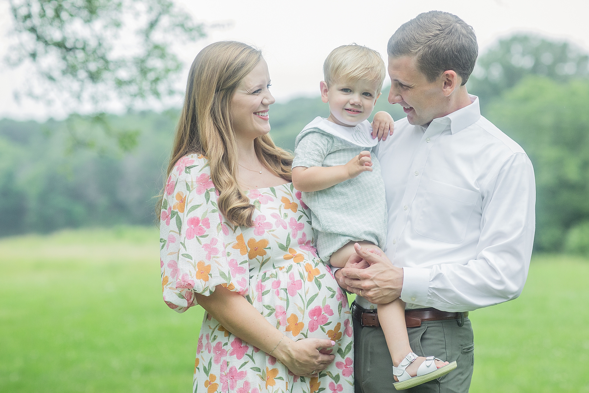 summertime maternity photos in Madison, Mississippi